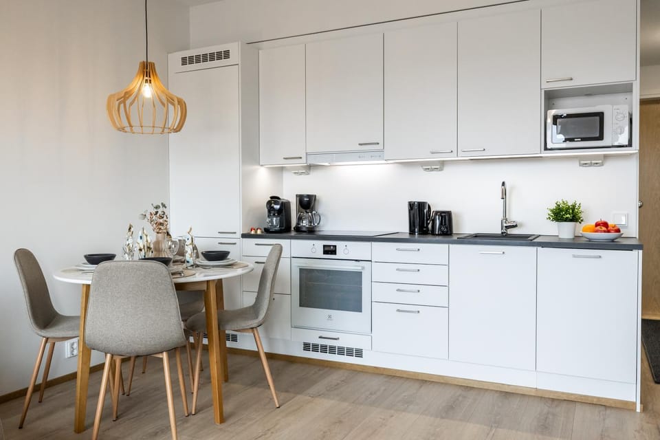 Coffee/tea facilities, Kitchen or kitchenette, Dining area, dishwasher, microwave, oven, toaster