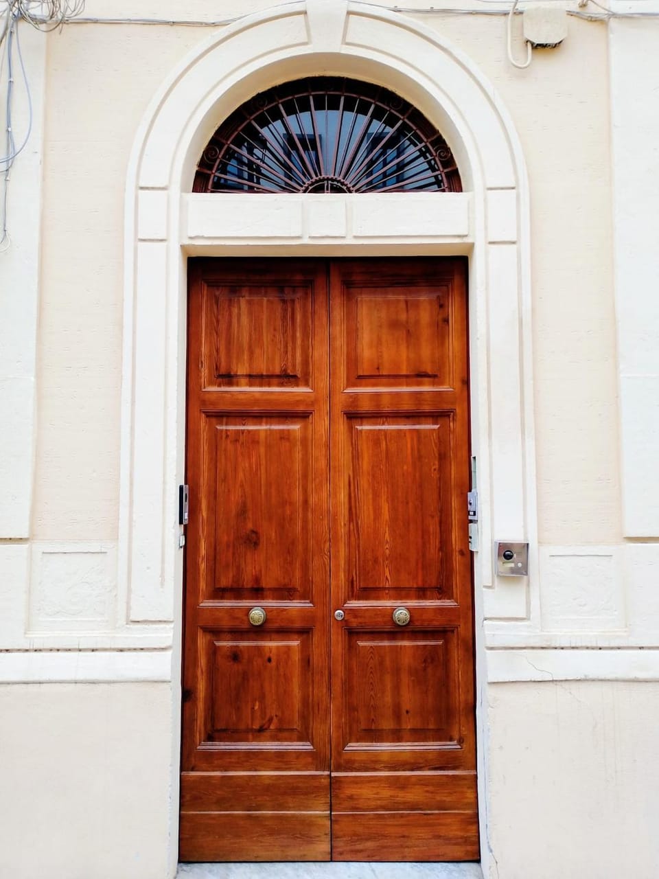 Facade/entrance, Internal: Not applicable to any particular room