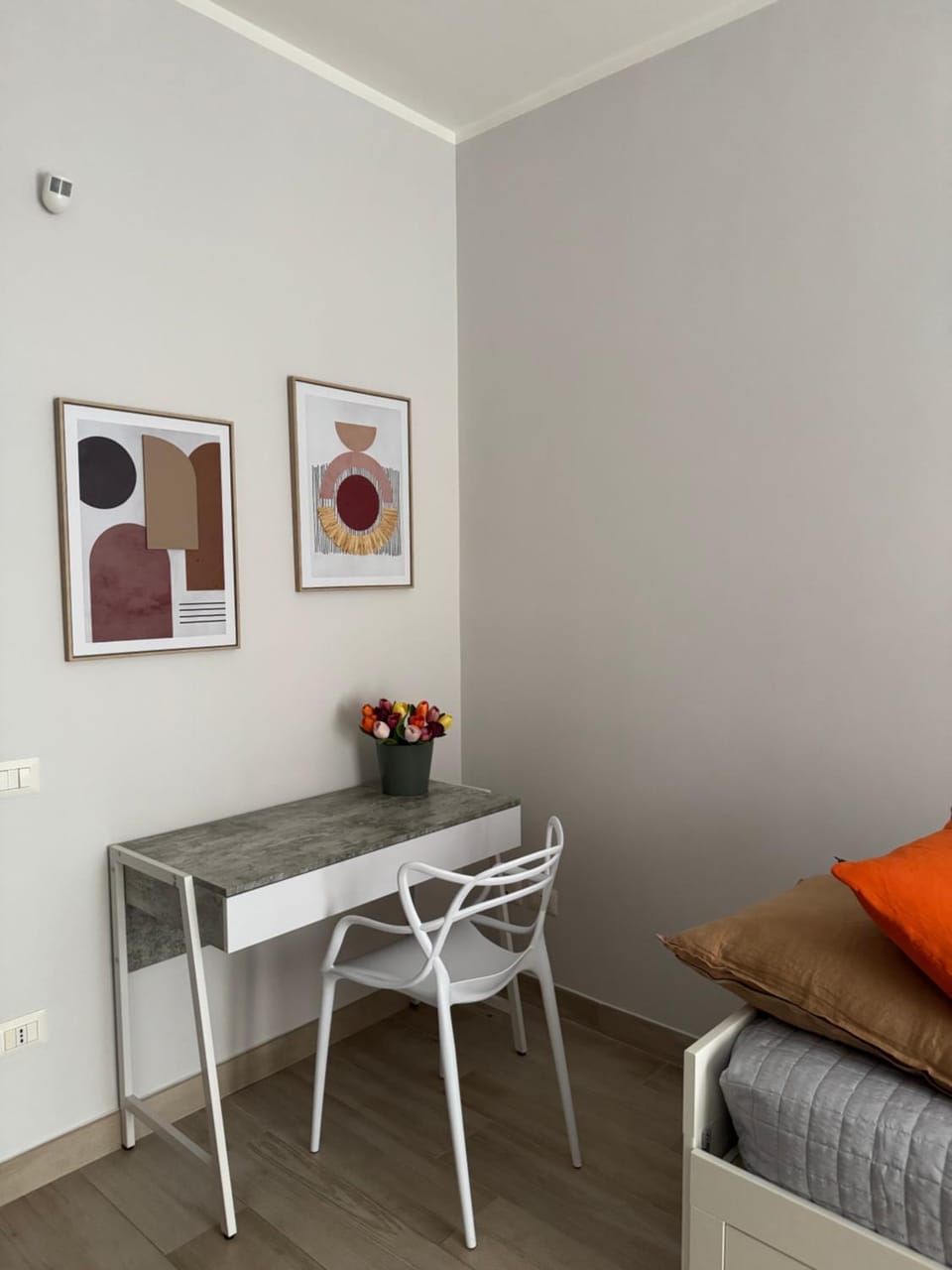 Seating area, Bedroom
