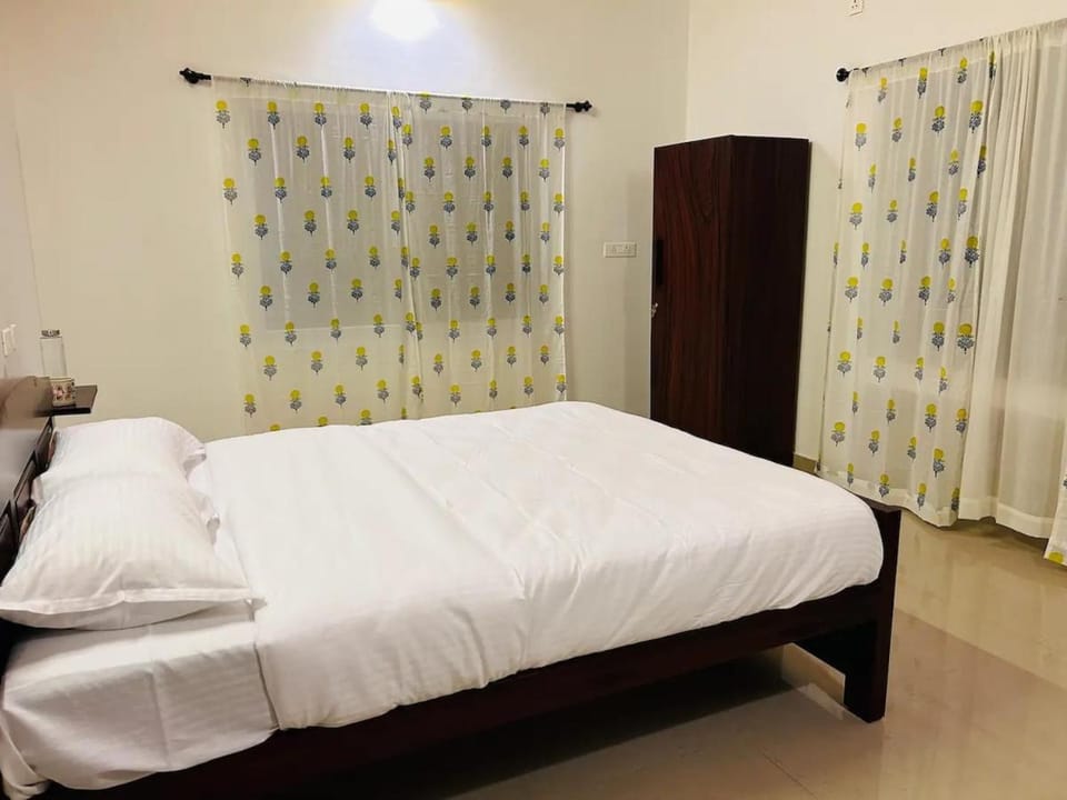 Bedroom, wardrobe