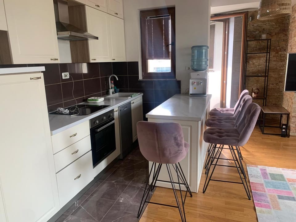 Living room, Dining area, oven, stove