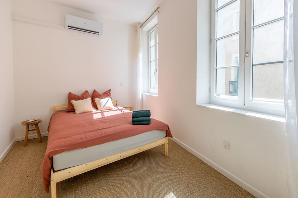 Bed, Photo of the whole room, Bedroom, towels, air conditioner