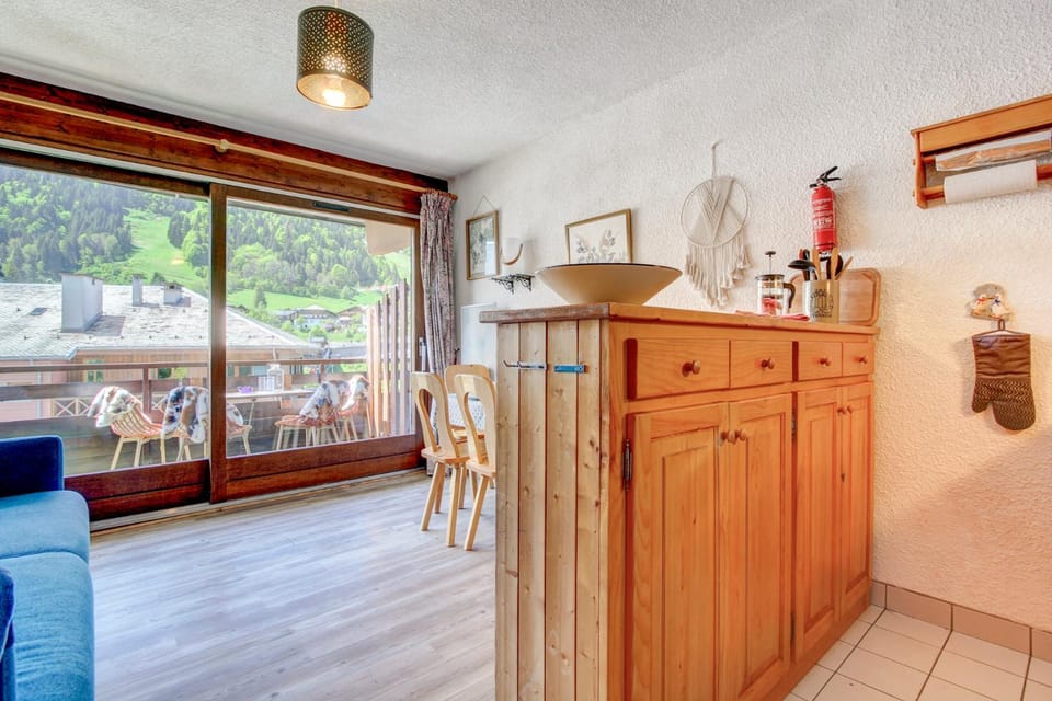 View (from property/room), View (from property/room), Kitchen or kitchenette, Dining area, Mountain view, Mountain view