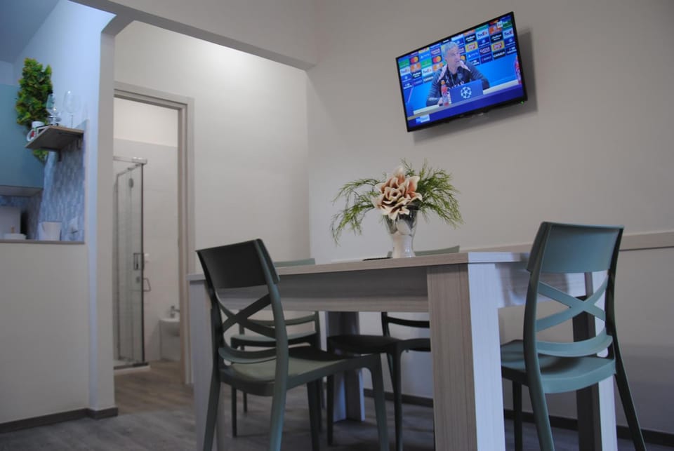 Communal lounge/ TV room
