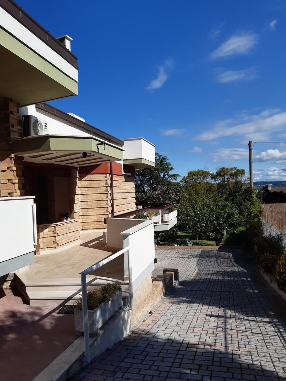 Property building, BBQ facilities, Balcony/Terrace
