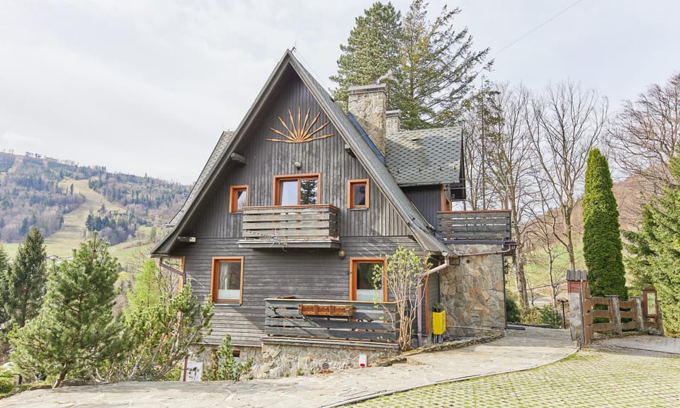 Property building, Spring, Day, Mountain view