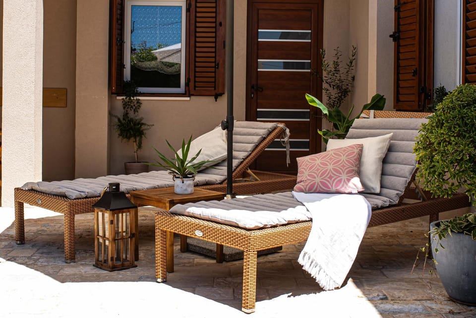 Property building, Balcony/Terrace