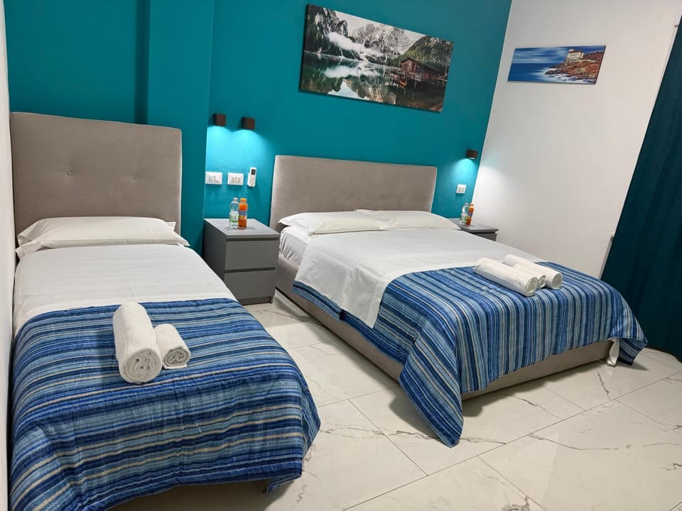 Bed, towels