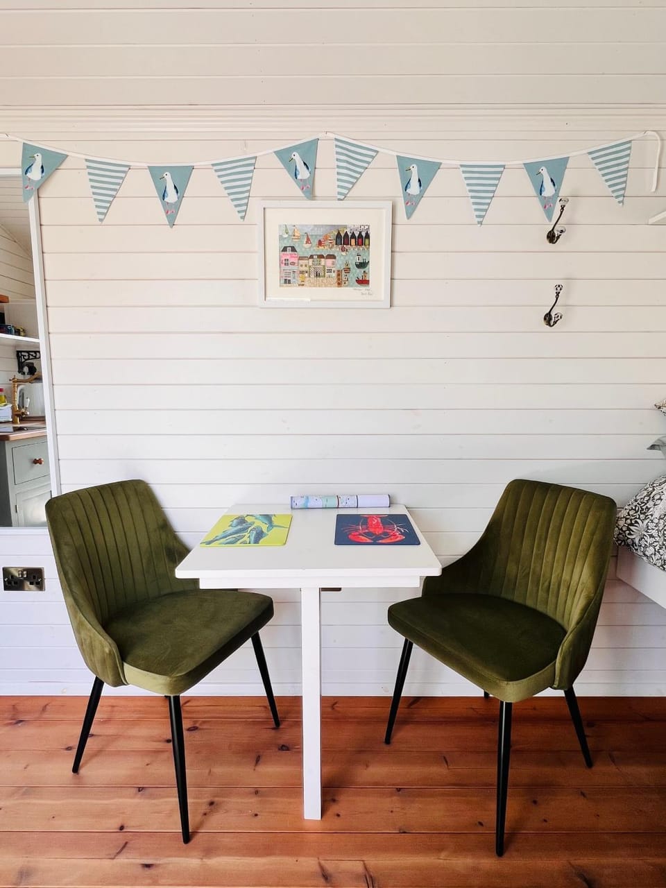 Seating area, Dining area