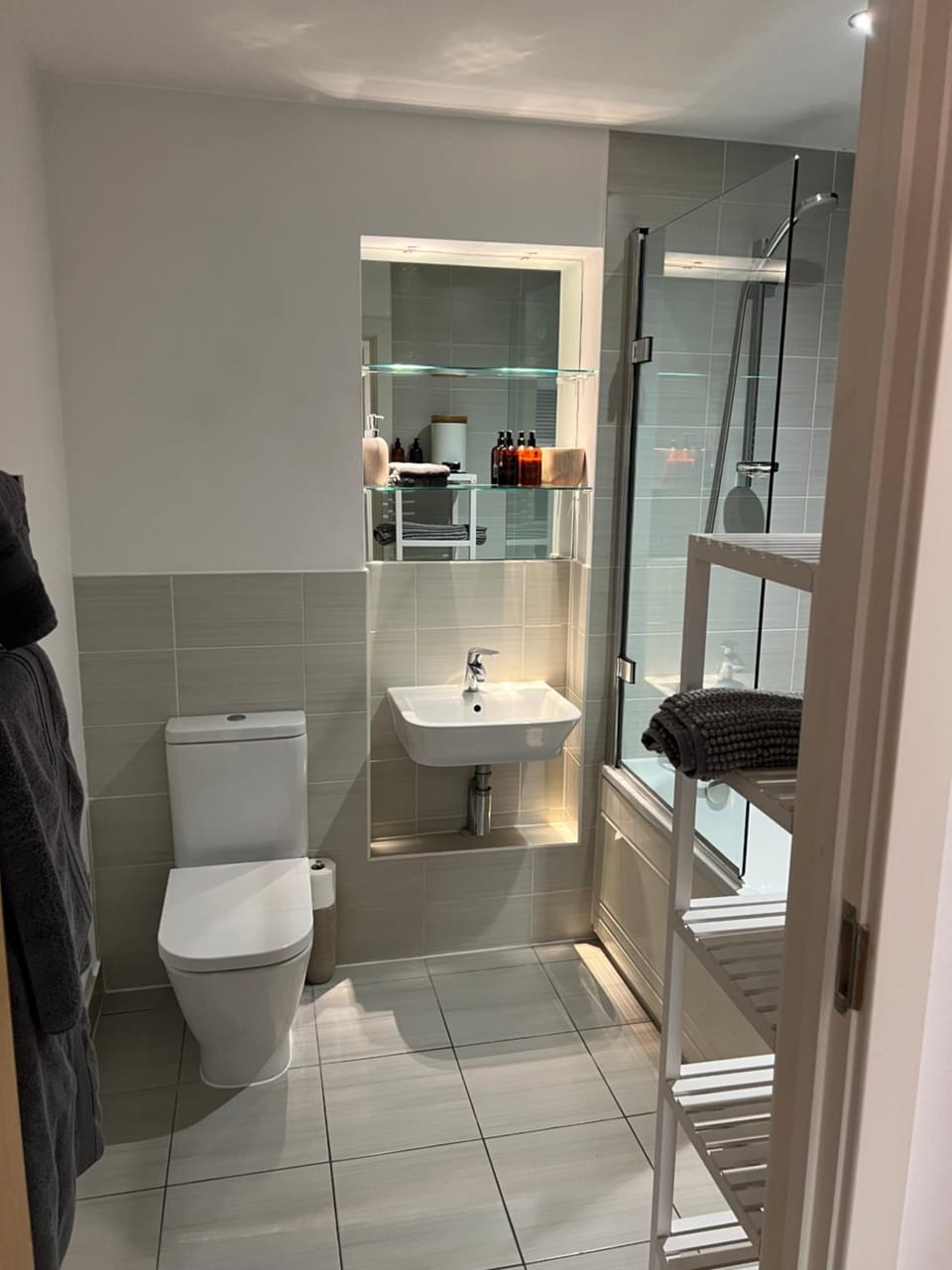 Quiet 1-bed Woolston flat - Work and longer stays Apartment in Southampton