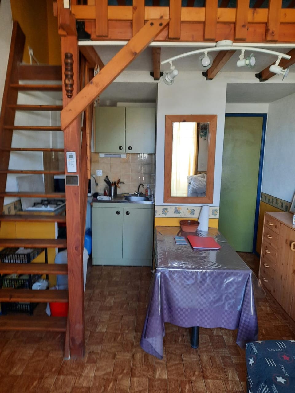 Kitchen or kitchenette, Living room, Dining area