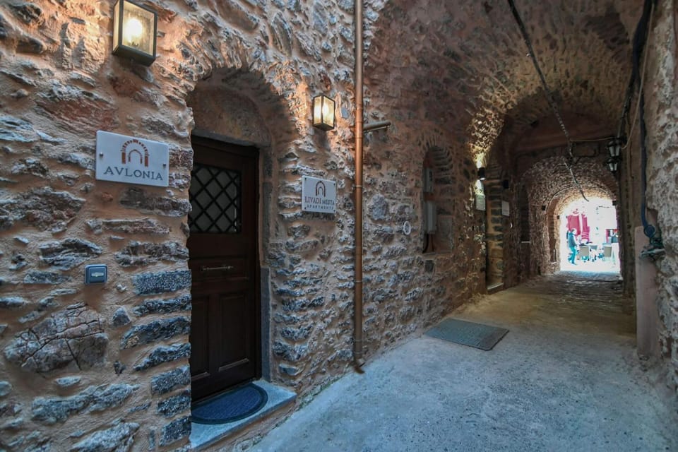 Facade/entrance, Day, Neighbourhood, Landmark view