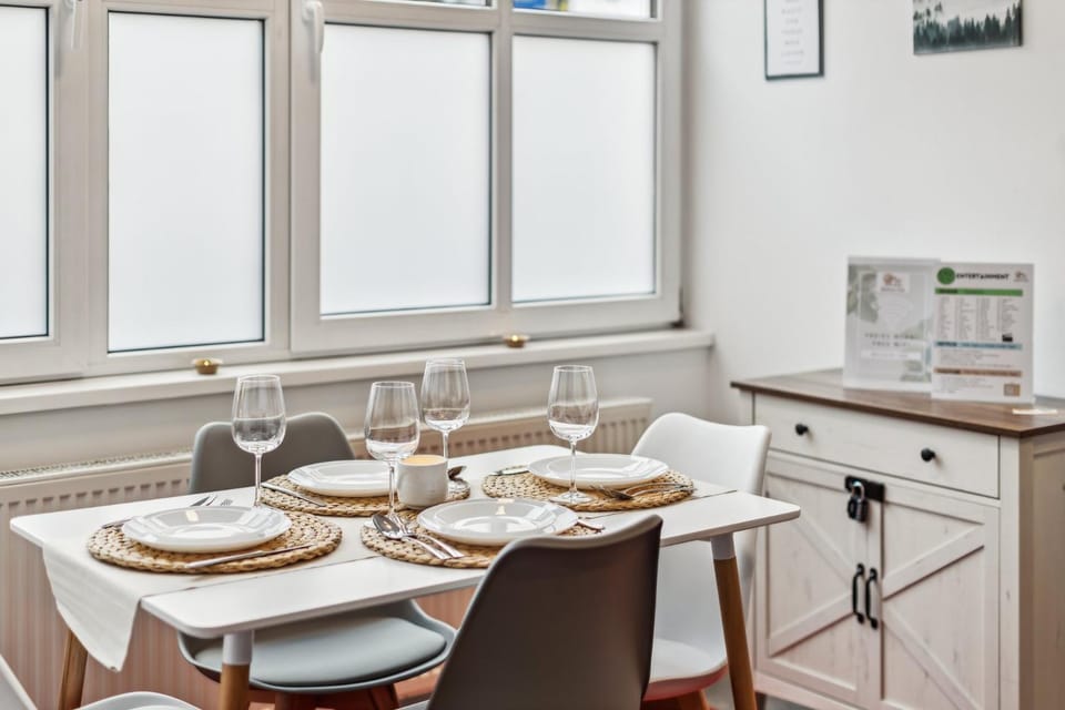 Dining area, pet friendly