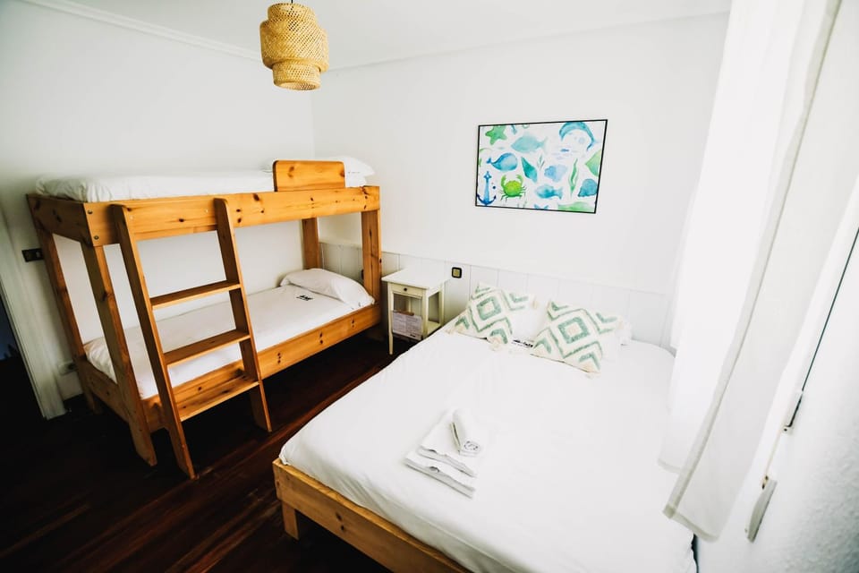 Bed, bunk bed