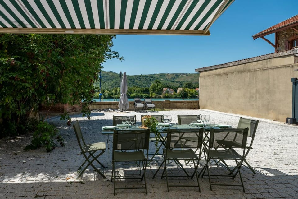 Patio, Day, Natural landscape, View (from property/room), Balcony/Terrace, Dining area, Mountain view