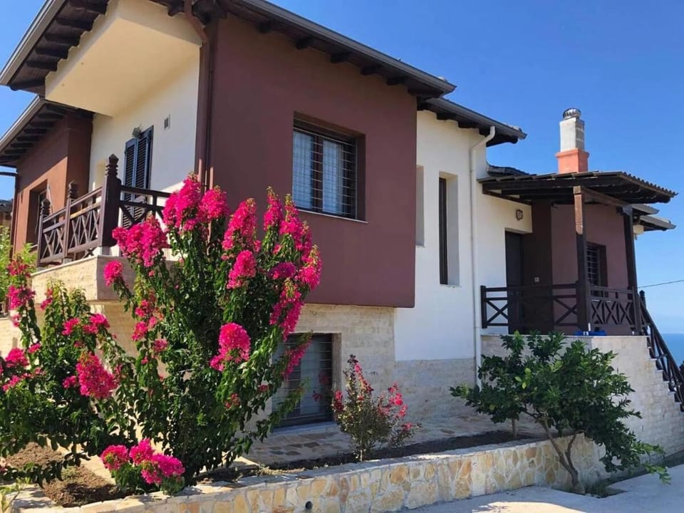 Property building, Garden, Garden view