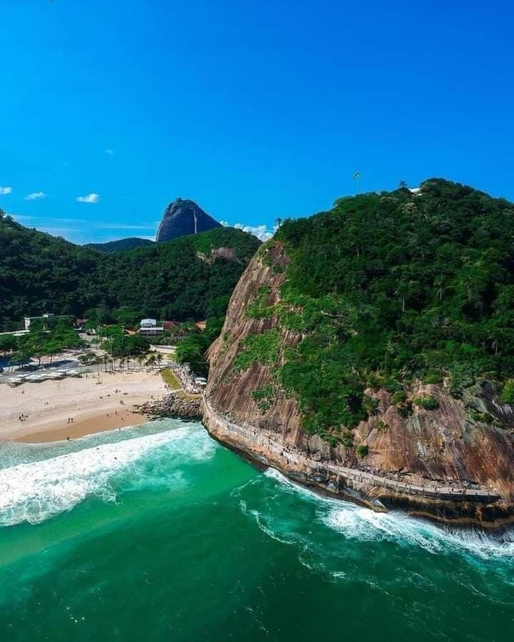 Apartamento rústico na Orla do Leme Apartment in Rio de Janeiro