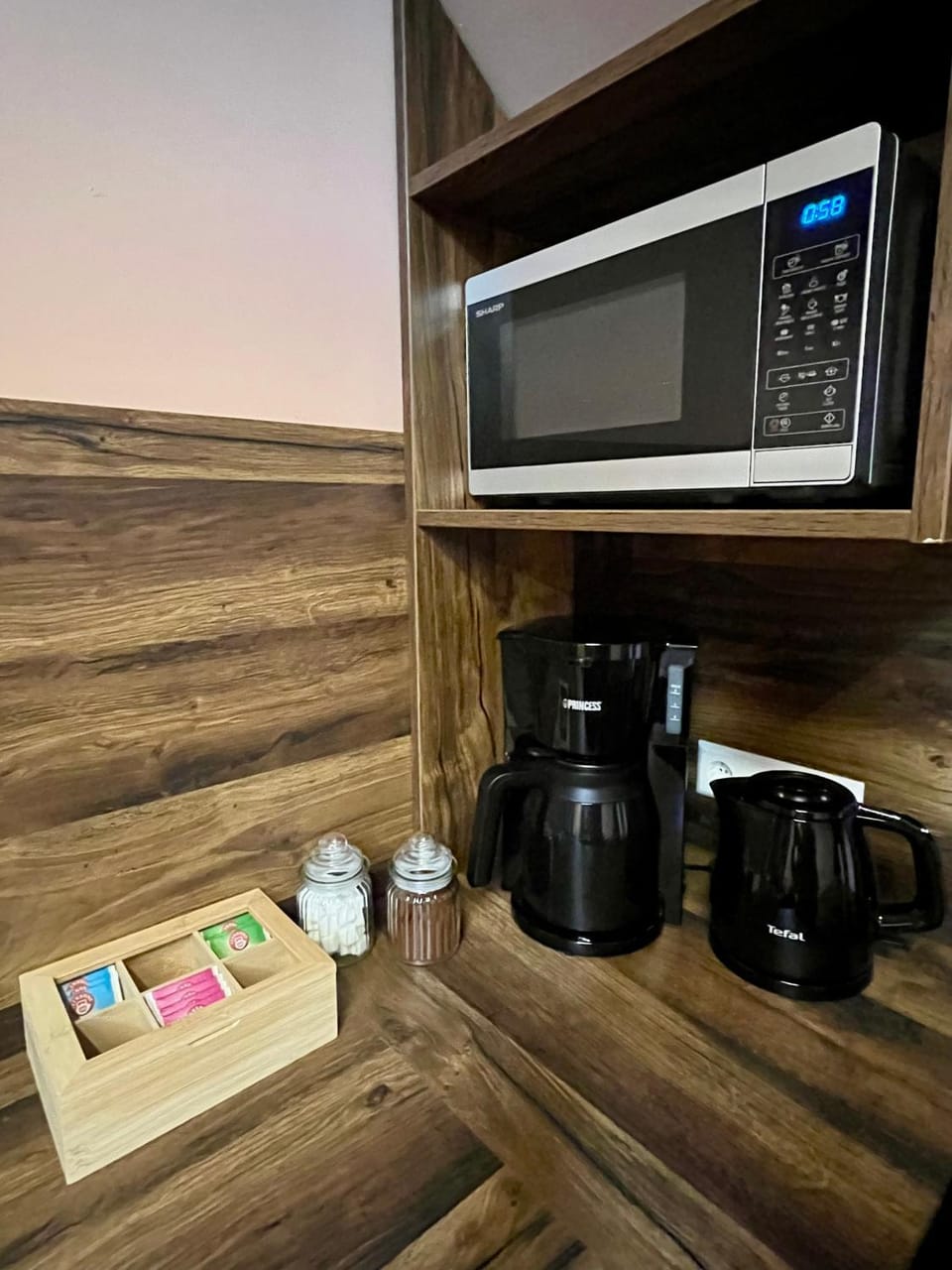 Coffee/tea facilities, Kitchen or kitchenette, toaster