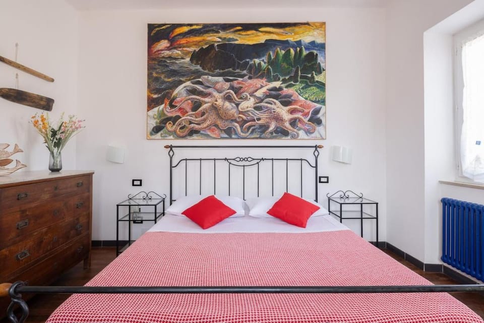 Bed, Photo of the whole room, Decorative detail, Bedroom
