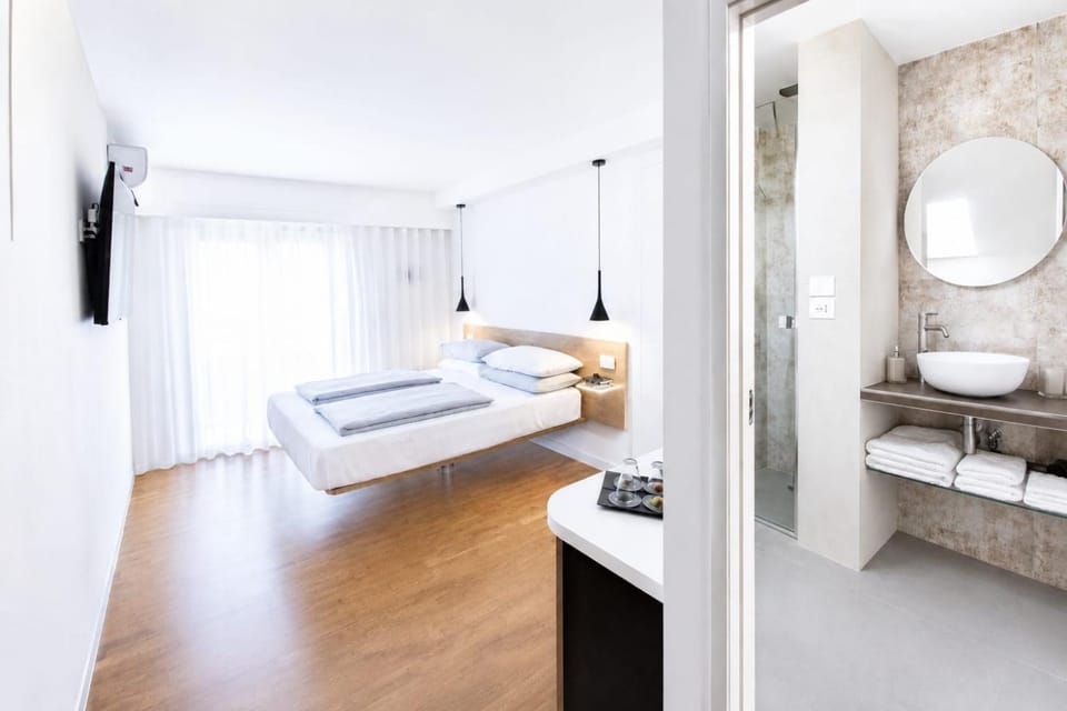 Bathroom, Bedroom