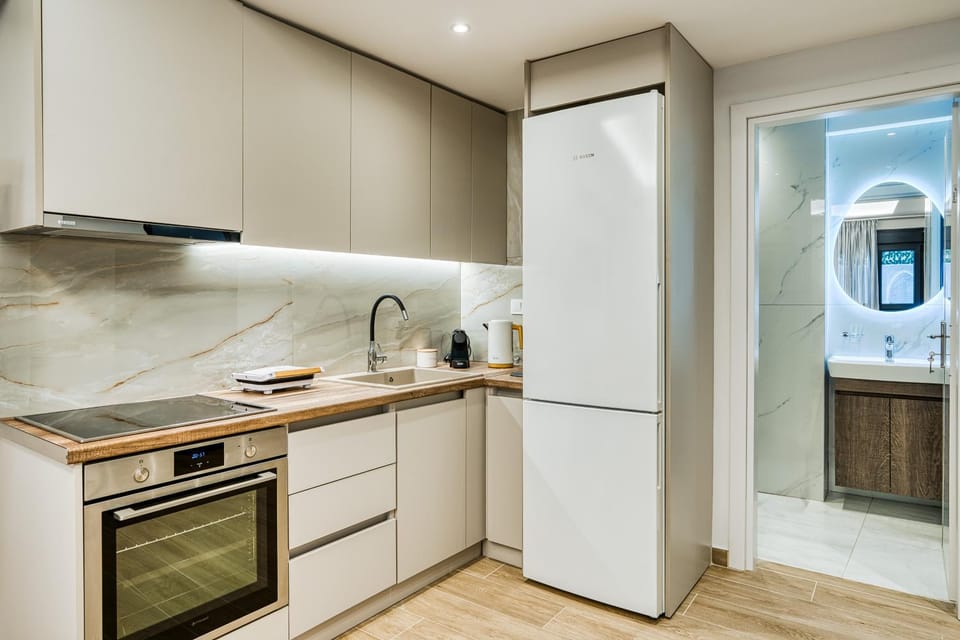 Kitchen or kitchenette, oven, stove