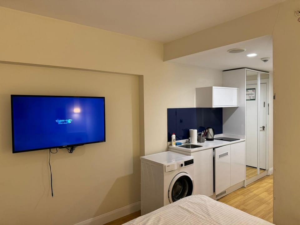TV and multimedia, Kitchen or kitchenette
