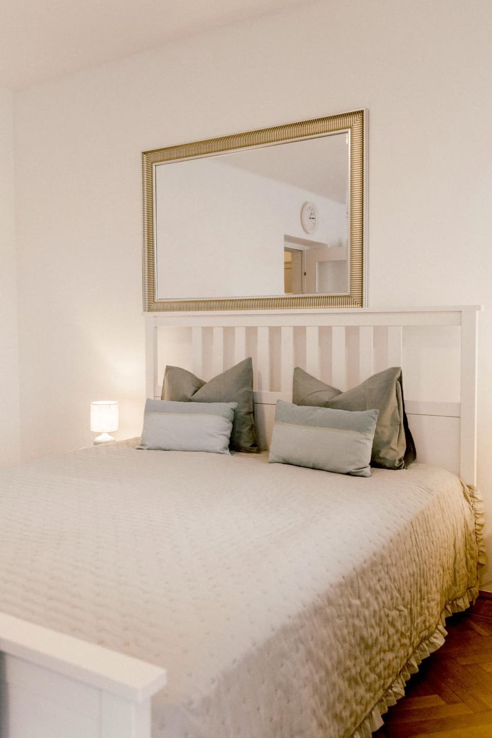 Bed, Photo of the whole room
