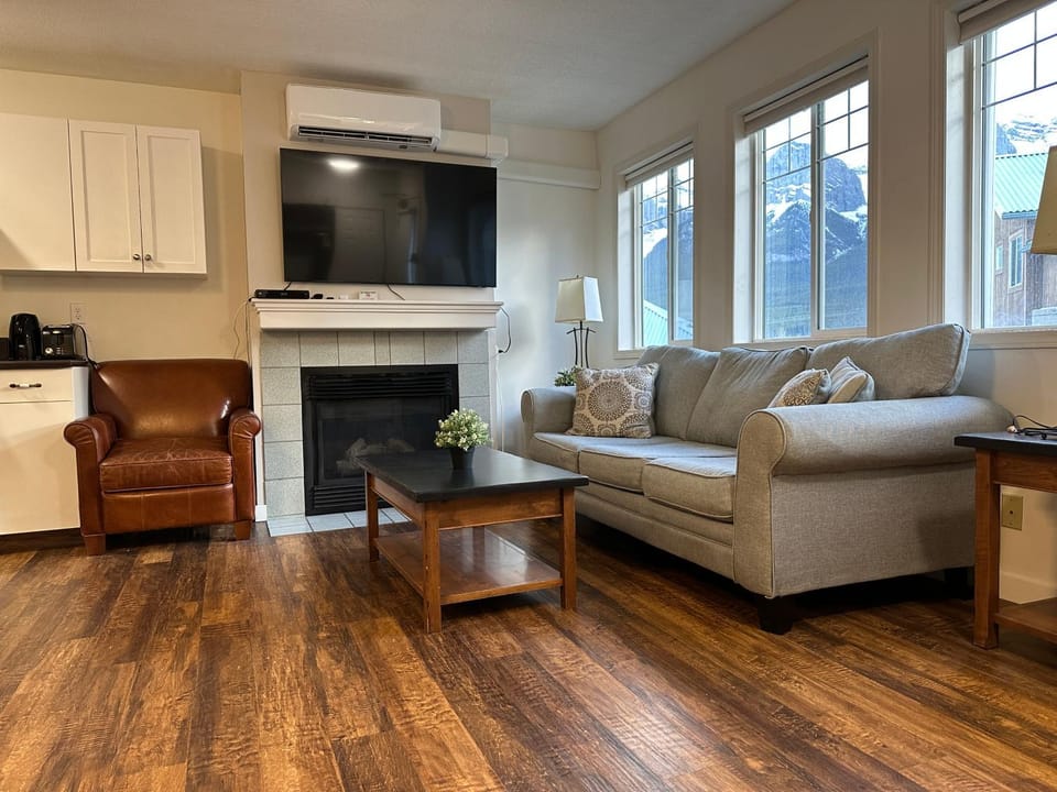TV and multimedia, Seating area