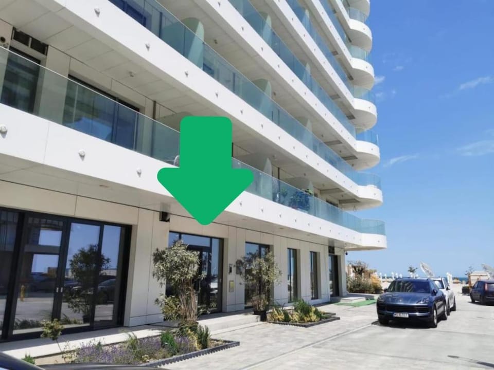 Property building, Day, Street view, Location, Parking