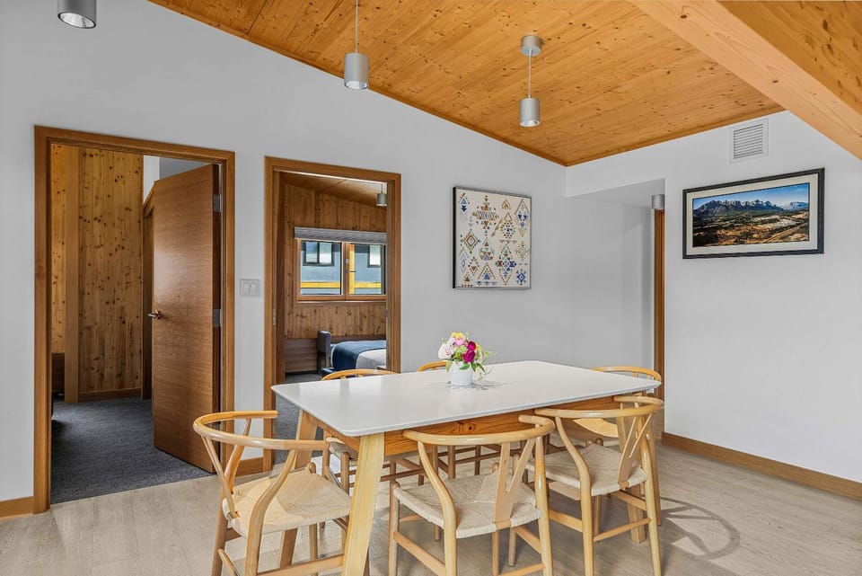 Dining area, Bedroom