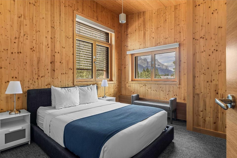 Bed, View (from property/room), Photo of the whole room, Bedroom, Mountain view