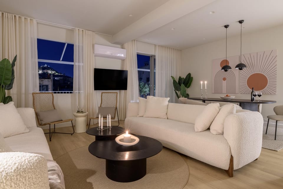 TV and multimedia, Kitchen or kitchenette, Living room, Seating area