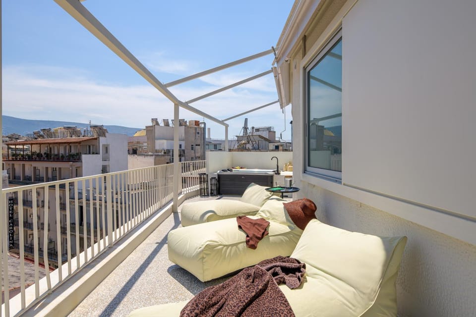 Patio, Day, View (from property/room), Balcony/Terrace