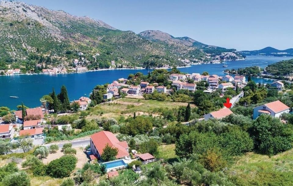 Property building, Nearby landmark, Natural landscape, Sea view