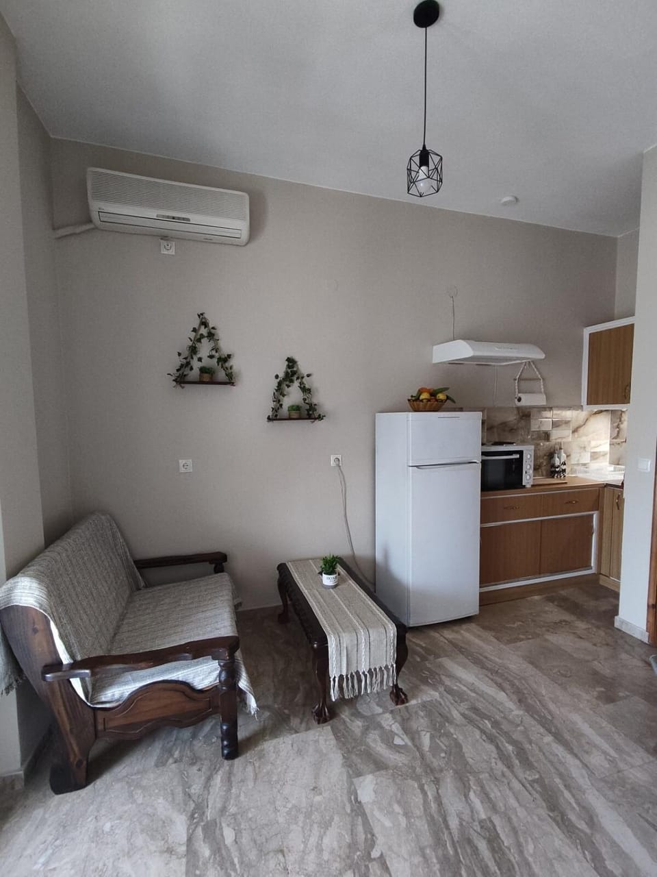 Kitchen or kitchenette, Seating area