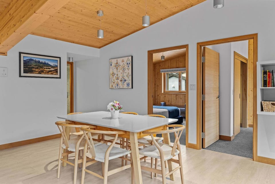 Dining area, Bedroom