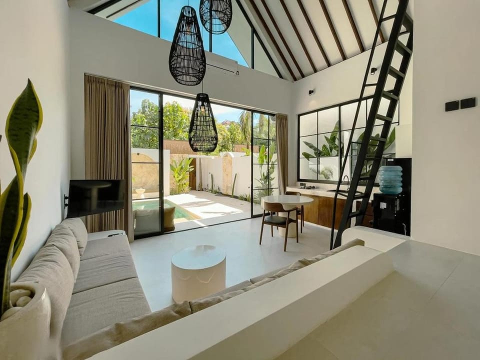 Communal lounge/ TV room, TV and multimedia, Living room, Seating area, Dining area