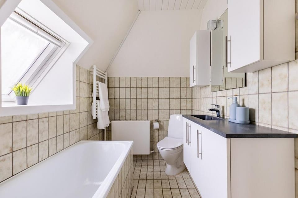 Toilet, Bathroom, Bath