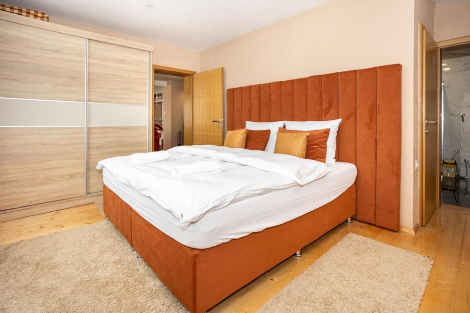 Bed, Photo of the whole room, Bedroom, towels, wardrobe