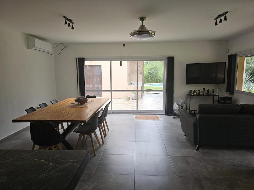 TV and multimedia, Dining area