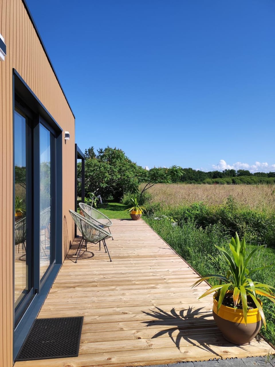 Property building, Patio, Natural landscape, Garden