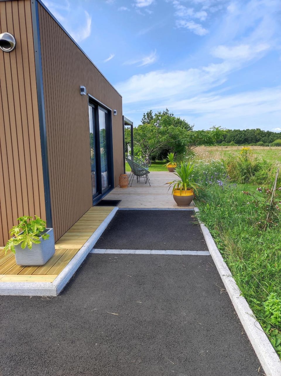 Facade/entrance, Garden, acessibility