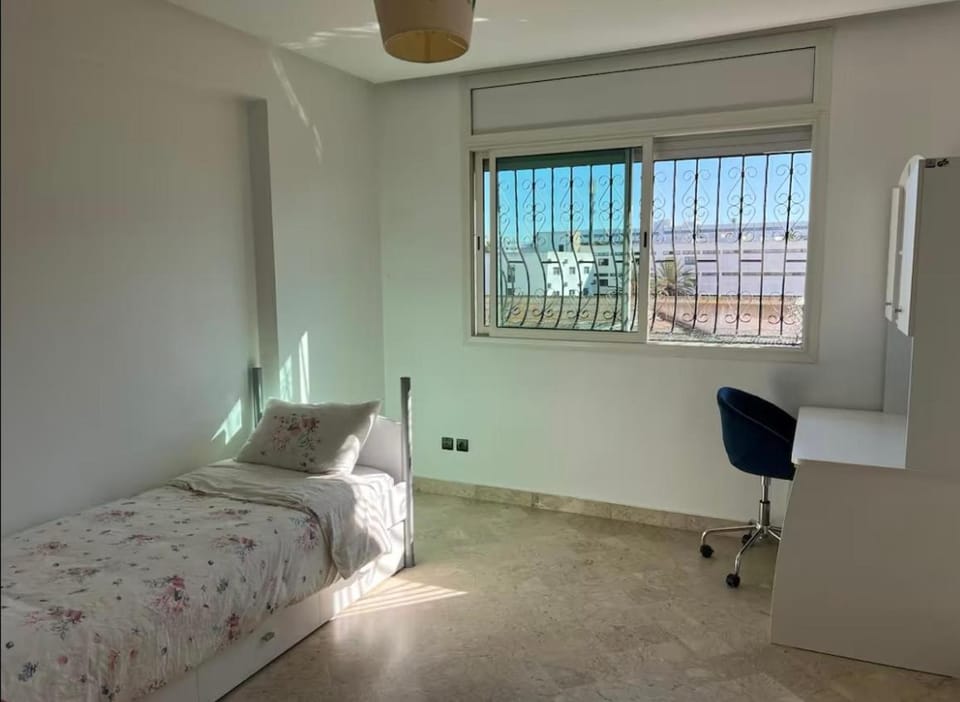 Appartement à 2mn gare tgv Agdal Apartment in Rabat