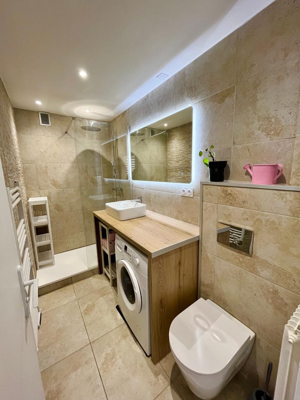 Shower, Toilet, Bathroom, towels