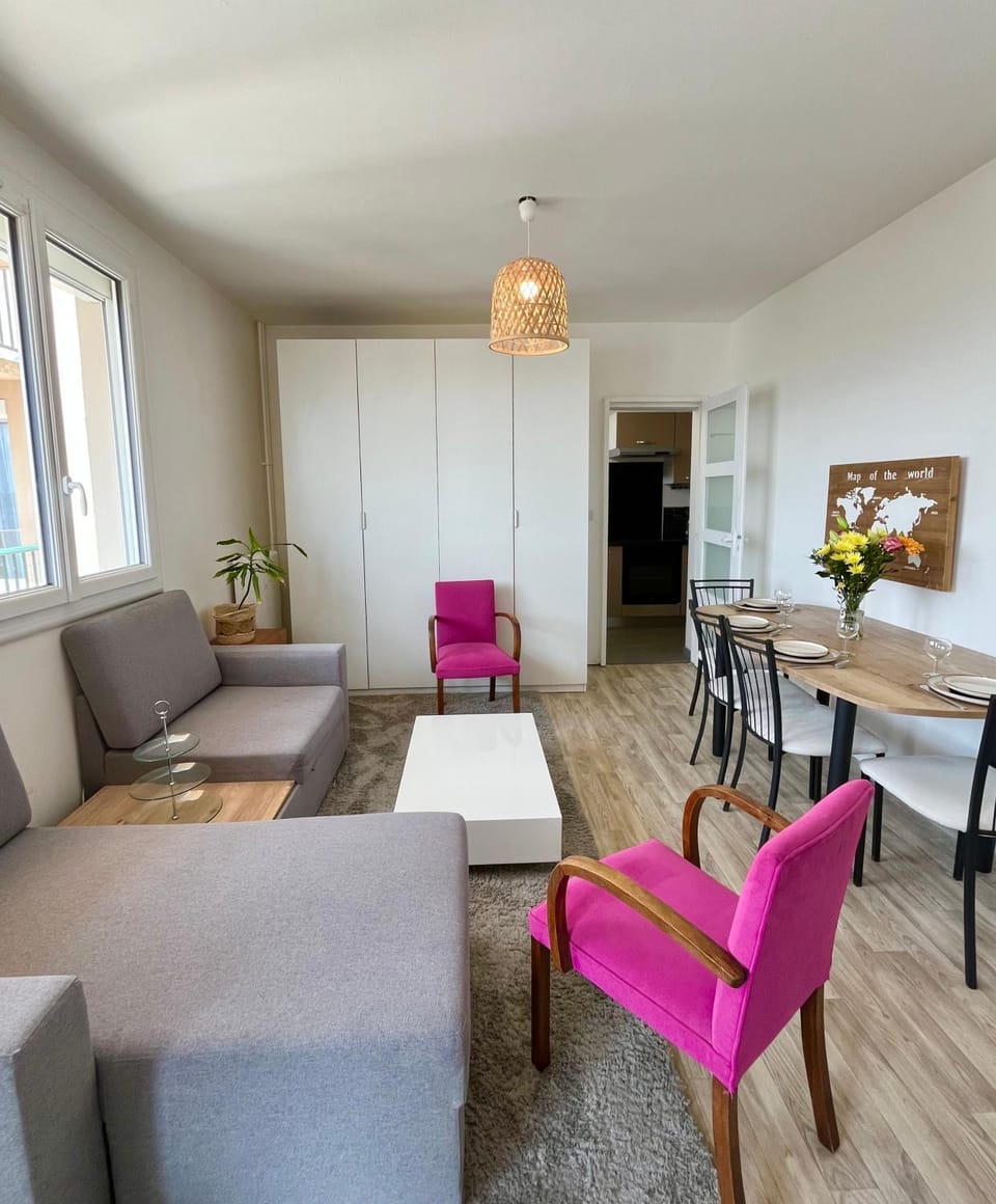 Living room, Seating area, Dining area, wardrobe