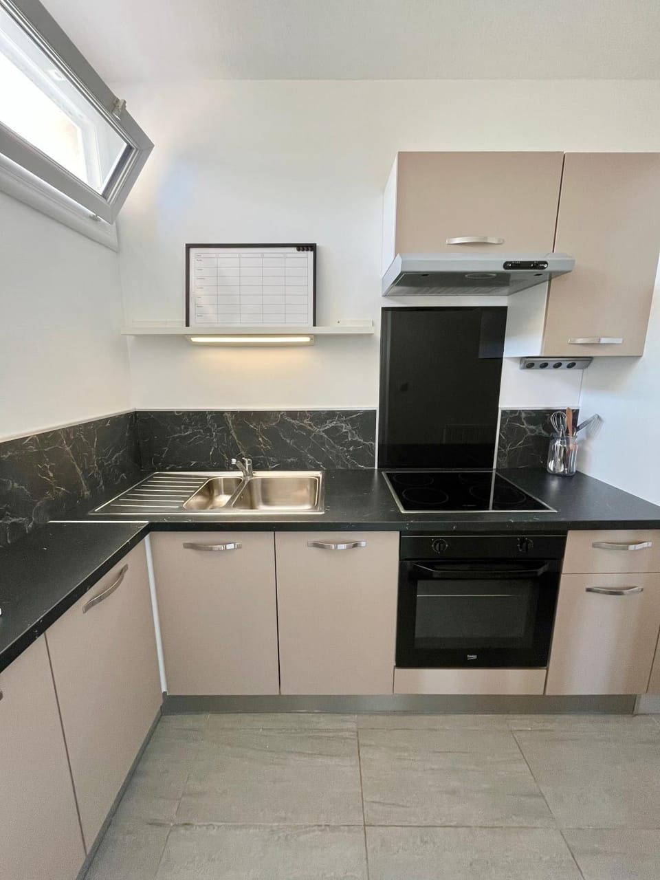 Kitchen or kitchenette, oven, stove