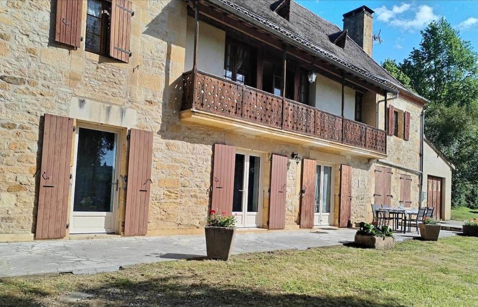 Property building, Garden view