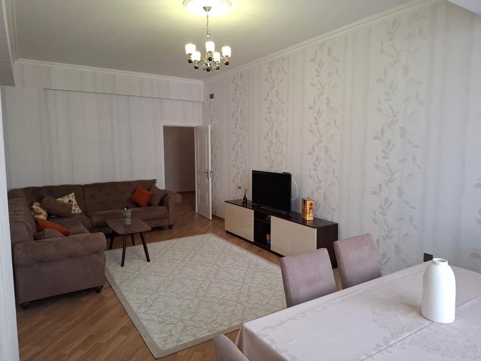 Communal lounge/ TV room, TV and multimedia, Living room, Seating area