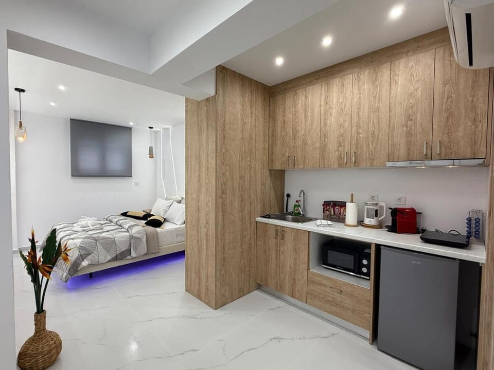 Stylish Athens Base near Acropolis & Metro Apartment in Athens