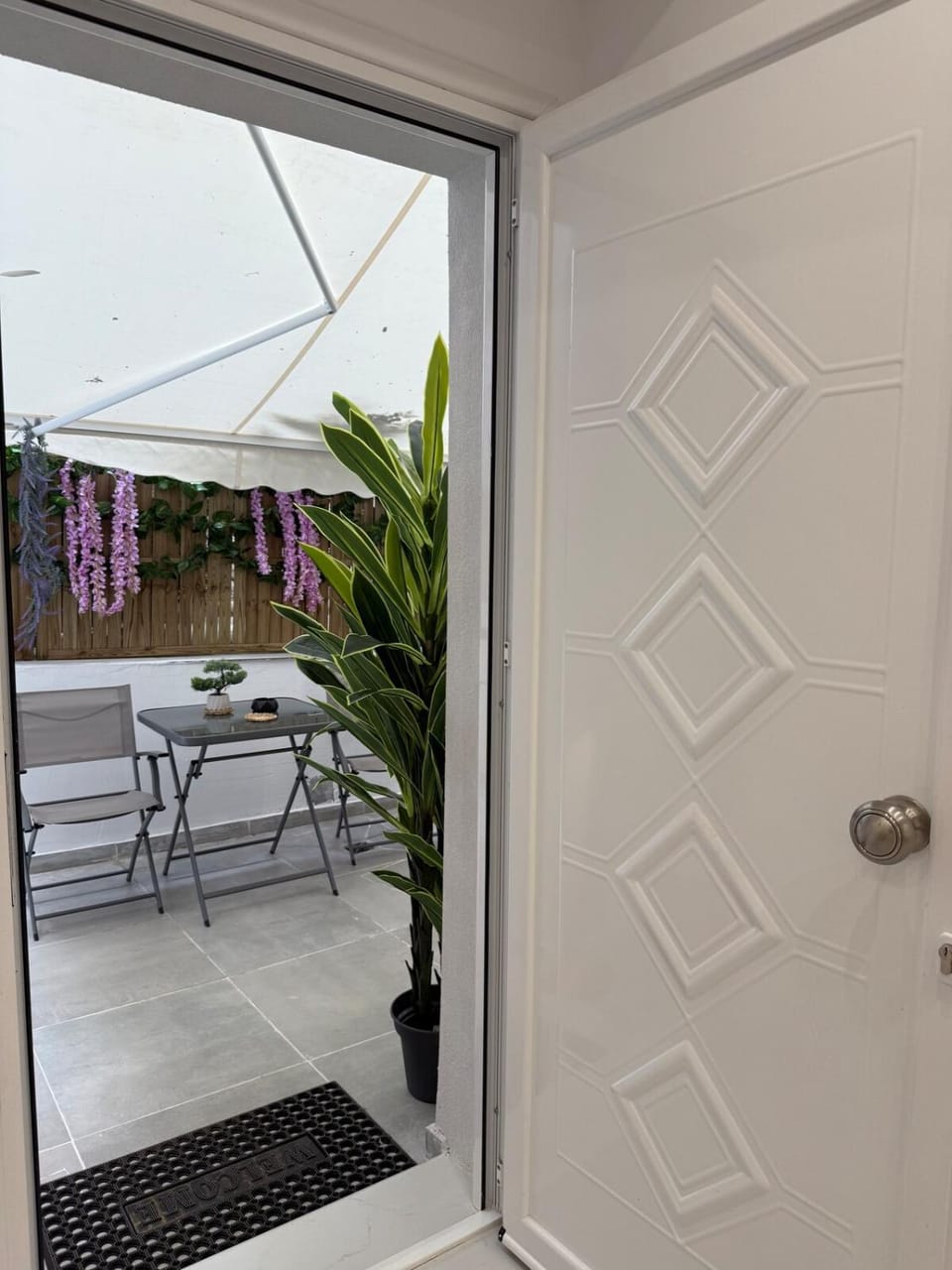 Stylish Athens Base near Acropolis & Metro Apartment in Athens